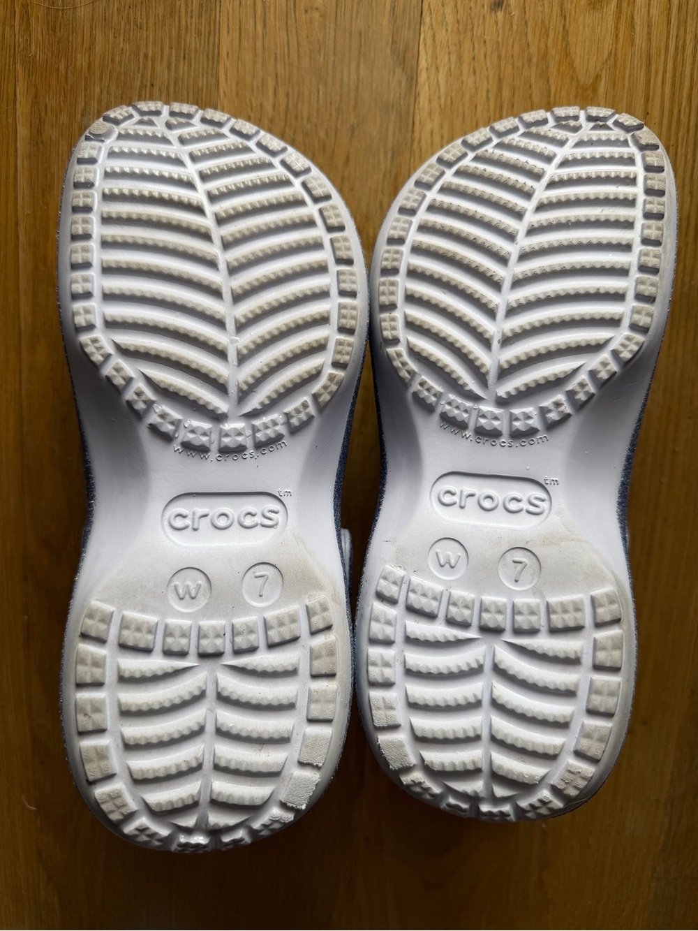 Crocs Size 7W Purple Glitter Sparkle - Picture 6 of 12